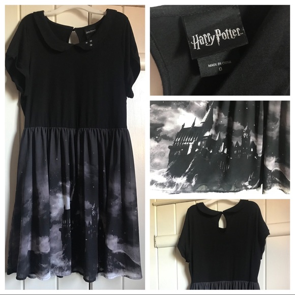 Hot Topic Dresses & Skirts - Hogwarts Dress - Hot Topic 0X